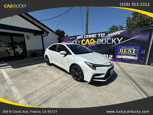 Used 2025 Toyota Corolla SE FWD image 1