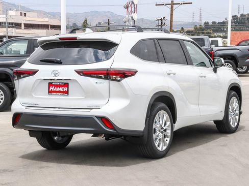 New 2026 Toyota Highlander Limited AWD/4WD image 7