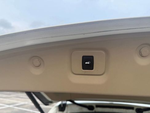 Used 2015 Nissan Pathfinder SL image 31