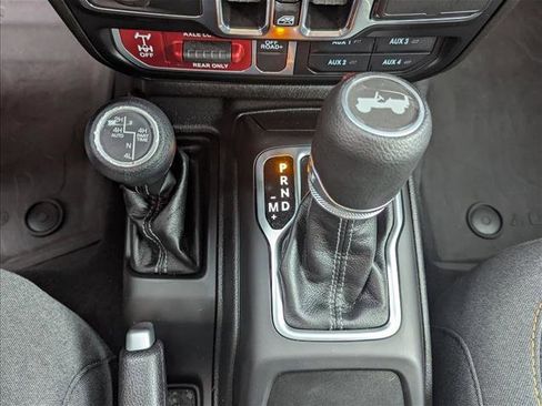 Used 2024 Jeep Wrangler Willys image 12