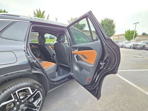 New 2026 Volkswagen Tiguan SEL R-Line AWD/4WD image 30