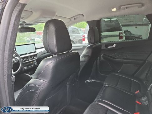 Used 2024 Ford Escape Platinum AWD/4WD image 36