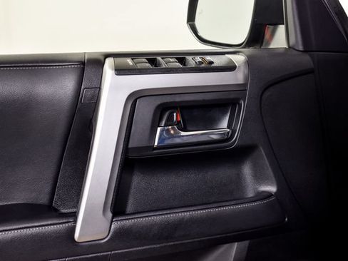 Used 2022 Toyota 4Runner SR5 Premium AWD/4WD image 17