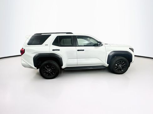 Used 2025 Toyota 4Runner SR5 AWD/4WD image 10