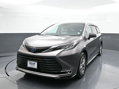 Certified 2023 Toyota Sienna XLE