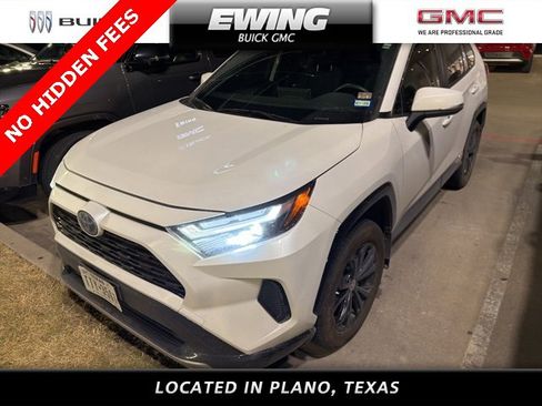 Used 2024 Toyota RAV4 SE image 2