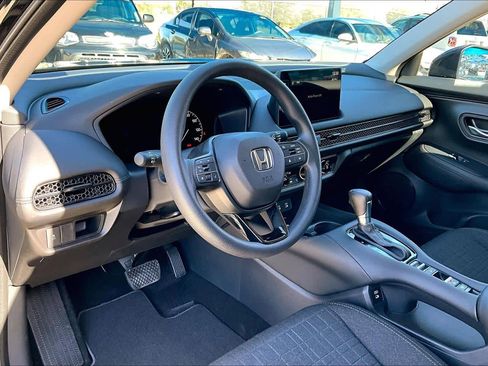 New 2026 Honda HR-V LX image 8