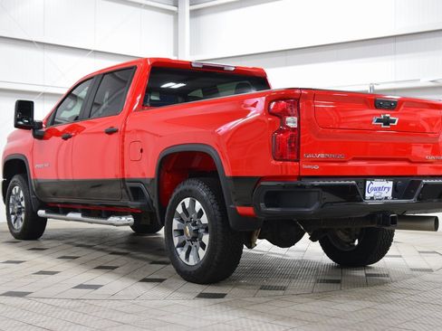 Used 2024 Chevrolet Silverado 2500 Custom w/ Custom Value Package image 6