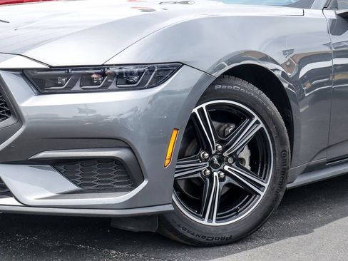 Used 2025 Ford Mustang Premium RWD image 3