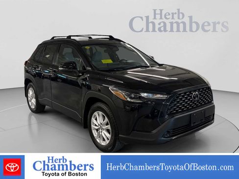 Used 2024 Toyota Corolla Cross LE w/ Moonroof Package AWD/4WD image 1