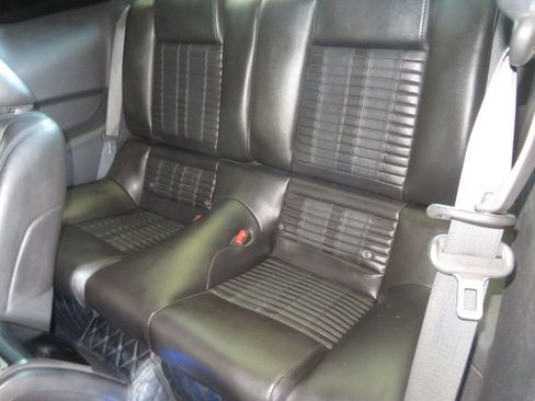 Used 2010 Ford Mustang Shelby GT500 RWD image 22