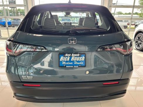 Used 2023 Honda HR-V LX image 8