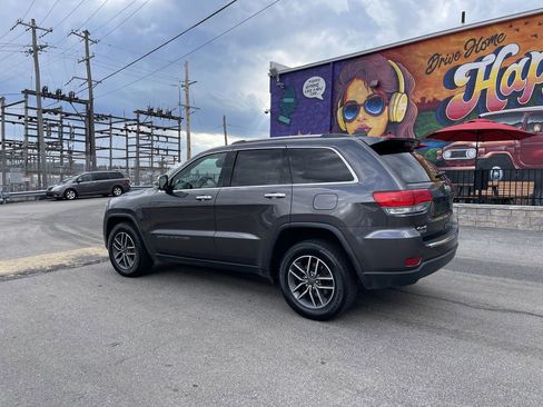 Certified 2019 Jeep Grand Cherokee Limited AWD/4WD image 3