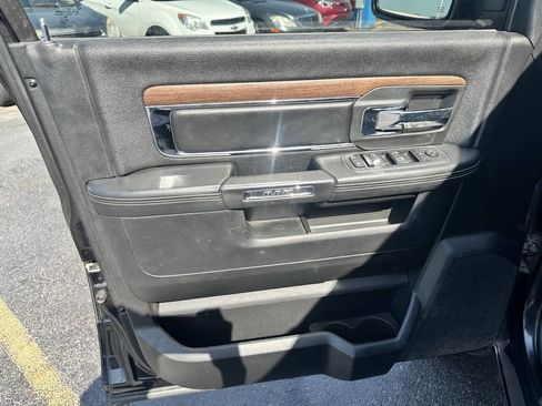 Used 2015 RAM 1500 Laramie w/ Convenience Group image 18