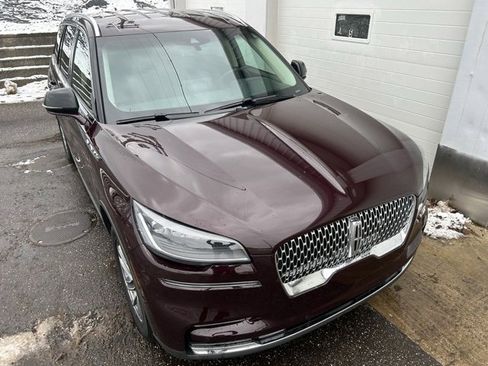 Used 2024 Lincoln Aviator AWD w/ Elements Package image 7