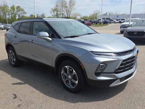 Used 2024 Chevrolet Blazer LT w/ Convenience Package FWD image 8