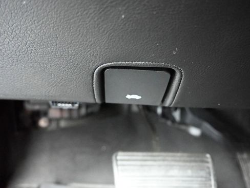 Used 2019 Cadillac Escalade Luxury image 31