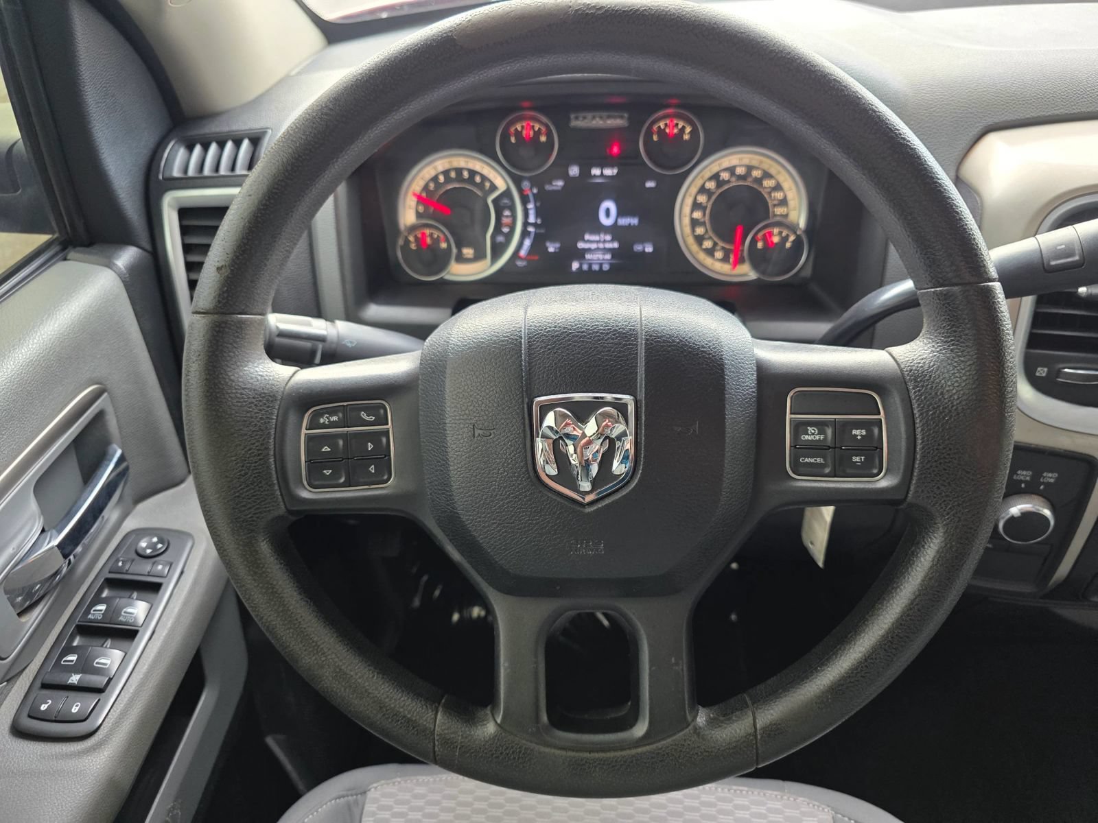 Used 2013 RAM 1500 Classic SLT w/ Premium Display Pkg AWD/4WD image 14