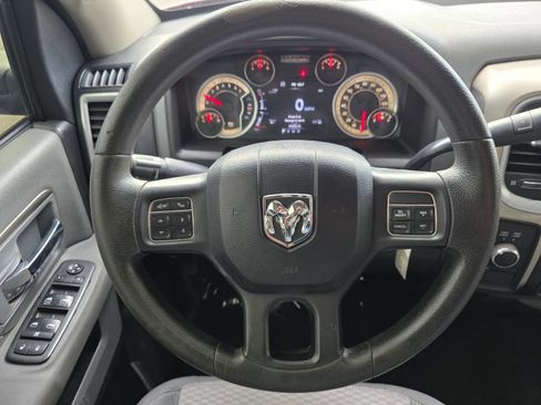 Used 2013 RAM 1500 Classic SLT w/ Premium Display Pkg AWD/4WD image 14