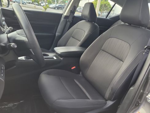 Used 2025 Nissan Altima 2.5 SV FWD image 19
