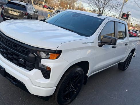 Used 2023 Chevrolet Silverado 1500 Custom image 12