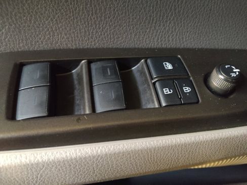 Used 2021 Toyota Camry SE FWD image 27