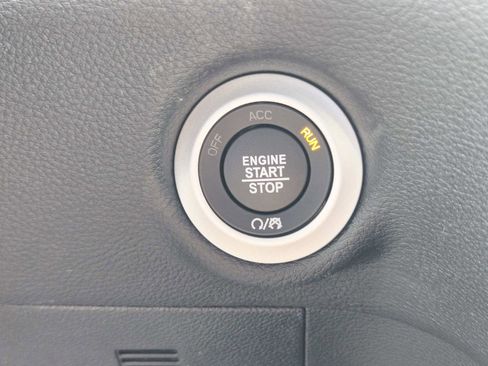 New 2026 Chrysler Pacifica Select image 30