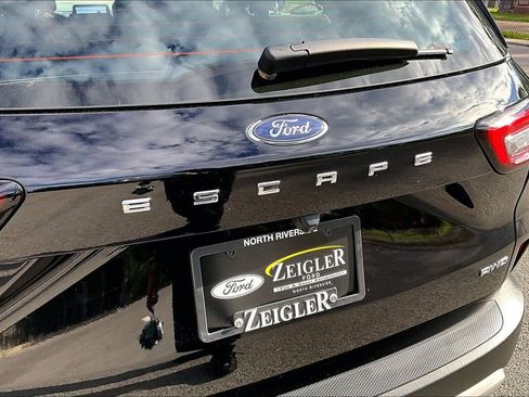 Used 2023 Ford Escape AWD image 8