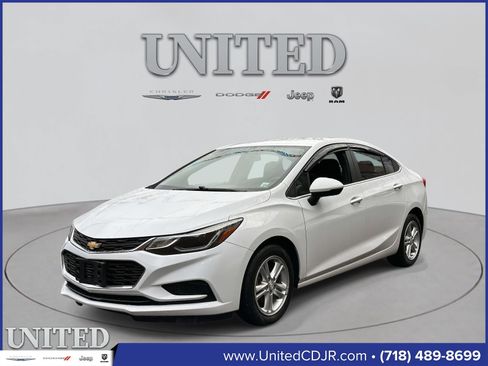 Used 2017 Chevrolet Cruze LT w/ Convenience Package image 1