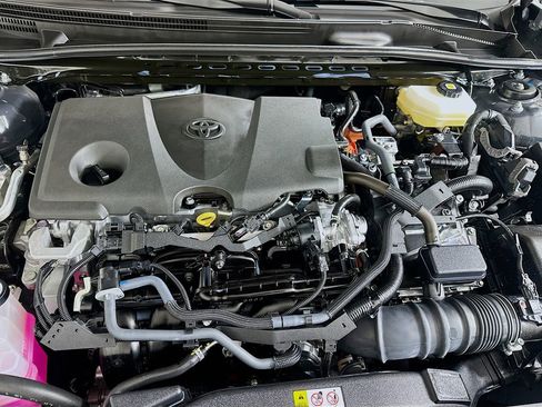 Used 2025 Toyota Camry SE image 31