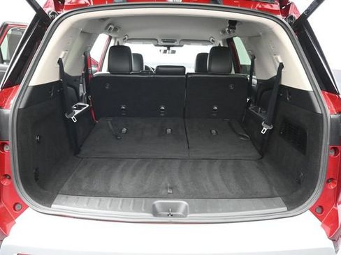 Used 2023 Nissan Pathfinder SL AWD/4WD image 32