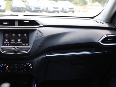 Used 2023 Chevrolet TrailBlazer LT FWD image 23