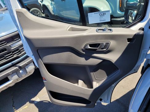 New 2025 Ford Transit 250 Low Roof image 34