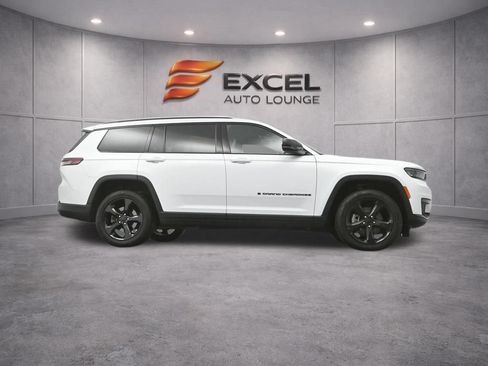 Used 2023 Jeep Grand Cherokee L Laredo AWD/4WD image 47
