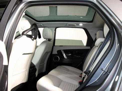 Used 2023 Land Rover Discovery Sport SE image 14