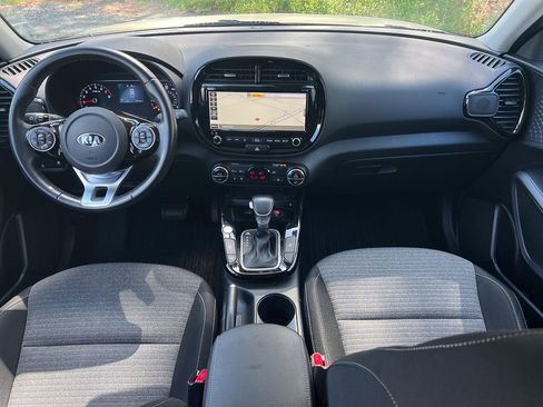 Used 2020 Kia Soul EX image 25