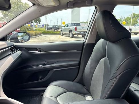 Used 2020 Toyota Camry XSE FWD image 22
