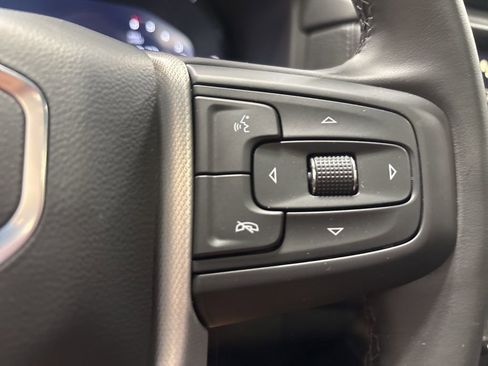 Used 2024 GMC Yukon XL Denali image 34