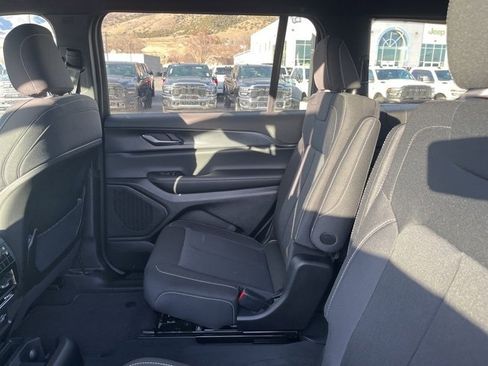 New 2026 Jeep Grand Cherokee L 4WD image 17