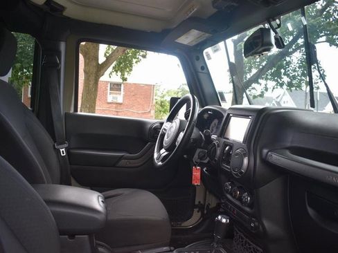 Used 2018 Jeep Wrangler Unlimited Sport S image 21