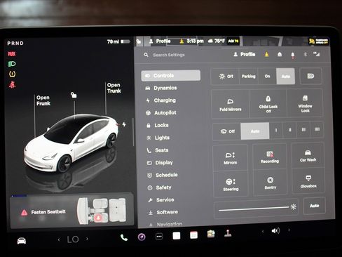 Used 2023 Tesla Model 3 Standard Range image 13