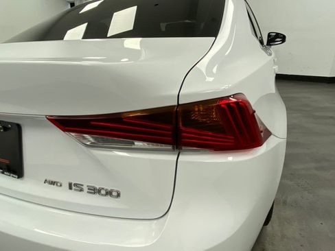Used 2018 Lexus IS 300 AWD image 22