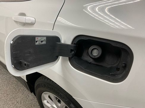 Used 2021 Chevrolet Equinox LT image 27