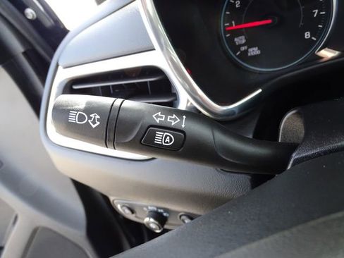 Used 2020 Chevrolet Equinox LT w/ Midnight Edition image 13