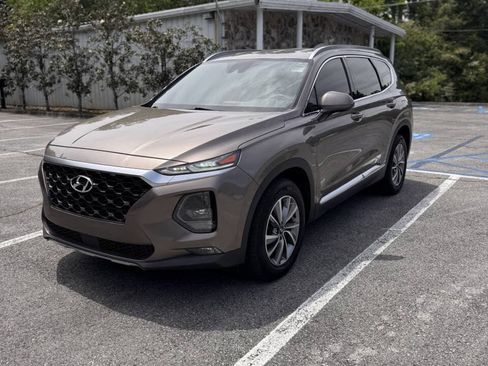 Used 2019 Hyundai Santa Fe SEL FWD image 2