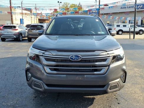 Used 2025 Subaru Forester Limited AWD/4WD image 2