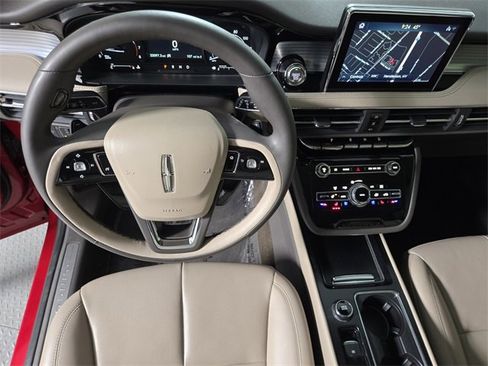 Certified 2022 Lincoln Corsair Standard w/ Equipment Group 101A image 13