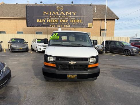 Used 2017 Chevrolet Express 3500 LS RWD image 2
