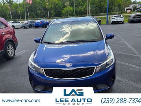 Used 2018 Kia Forte LX FWD image 2