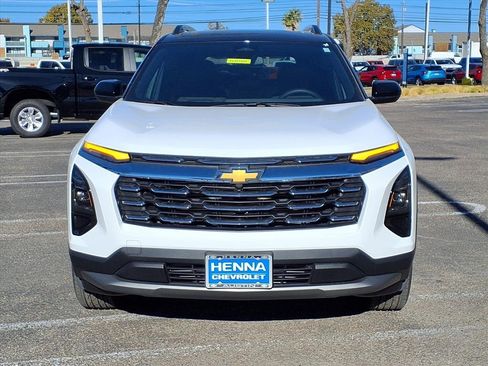 New 2026 Chevrolet Equinox LT image 2